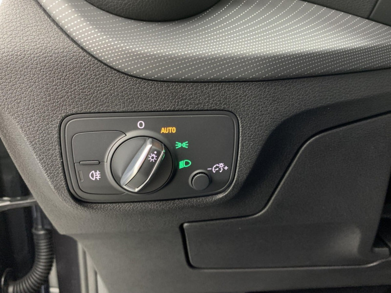 Photo 13 de l'offre de AUDI Q2 35 TFSI 150 S tronic 7 Design à 37098€ chez Carlyss automobiles Vitré
