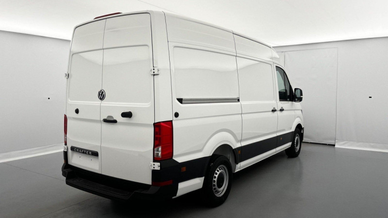 Photo 4 de l'offre de VOLKSWAGEN Crafter VAN 35 L3H3 2.0 TDI 140 CH BUSINESS à 35037€ chez Carlyss automobiles Vitré