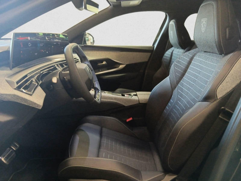 Photo 9 de l'offre de PEUGEOT 3008 Hybrid 136 e-DCS6 GT à 33898€ chez Carlyss automobiles Vitré