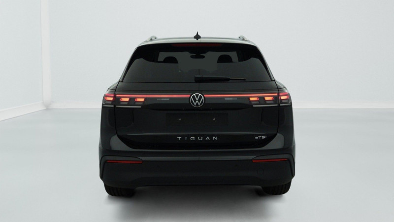 Photo 6 de l'offre de VOLKSWAGEN TIGUAN NOUVEAU 1.5 eTSI 150CV DSG7 LIFE PLUS à 37998€ chez Carlyss automobiles Vitré
