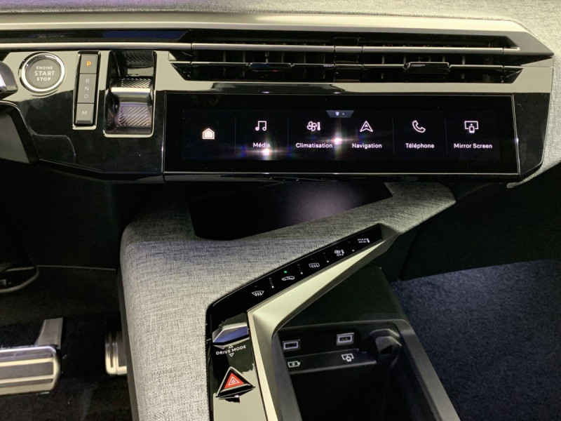 Photo 19 de l'offre de PEUGEOT 3008 Hybrid 145 e-DCS6 GT à 32958€ chez Carlyss automobiles Vitré