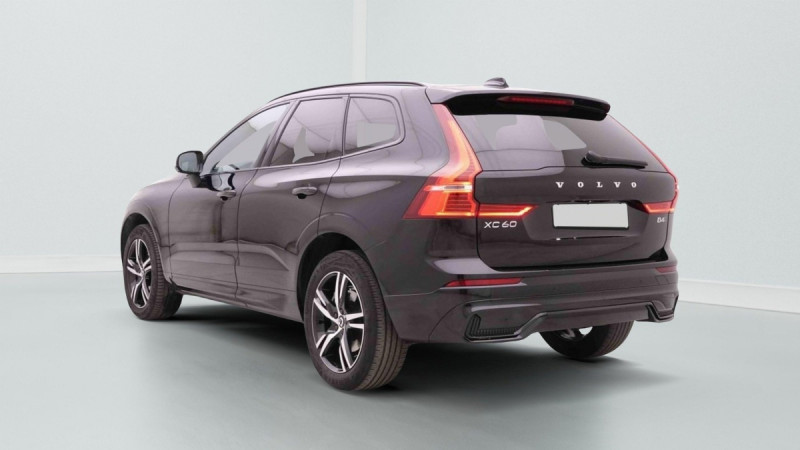 Photo 3 de l'offre de VOLVO XC60 2.0 B4 197 Geartronic R-Design +Leather à 36306€ chez Carlyss automobiles Vitré