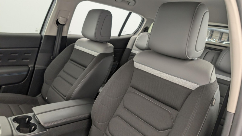 Photo 16 de l'offre de CITROEN C5 Aircross PureTech 130 S&S BVM6 Feel à 16178€ chez Carlyss automobiles Vitré