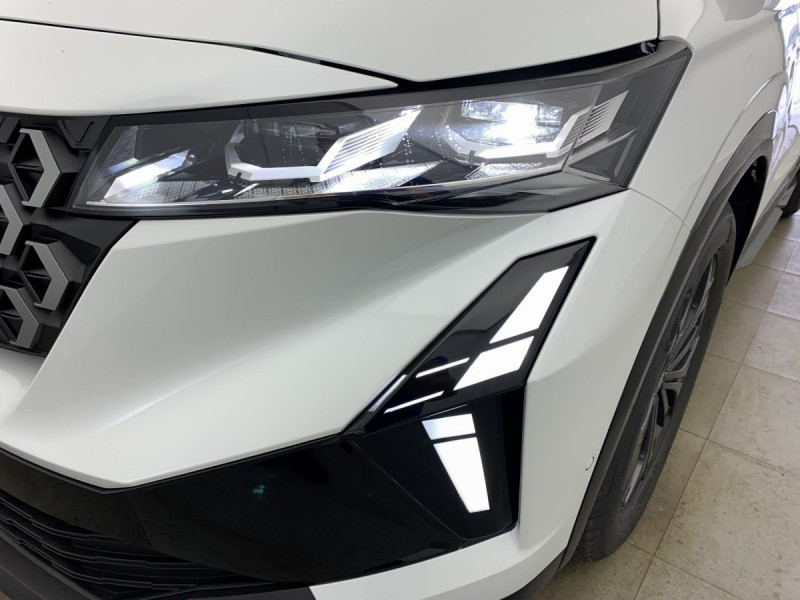 Photo 22 de l'offre de Renault AUSTRAL NOUVEAU FULL HYBRID E-TECH 200 CH EVOLUTION à 32598€ chez Carlyss automobiles Vitré