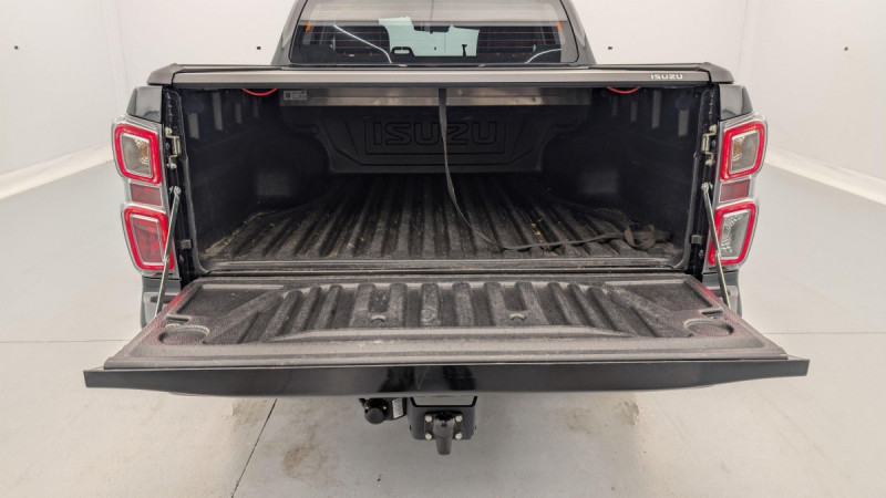 Photo 11 de l'offre de ISUZU D-MAX N60 CREW CAB 1.9 164 CH 4X4 BVA F à 44998€ chez Carlyss automobiles Vitré