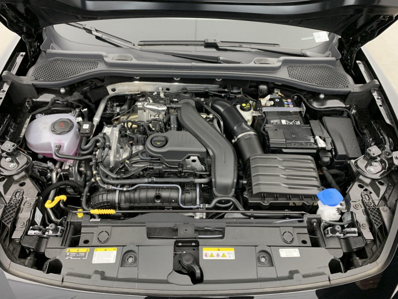 Photo 22 de l'offre de Cupra FORMENTOR NOUVEAU 1.5 ETSI HYBRID 150 CH DSG7 V à 34598€ chez Carlyss automobiles Vitré