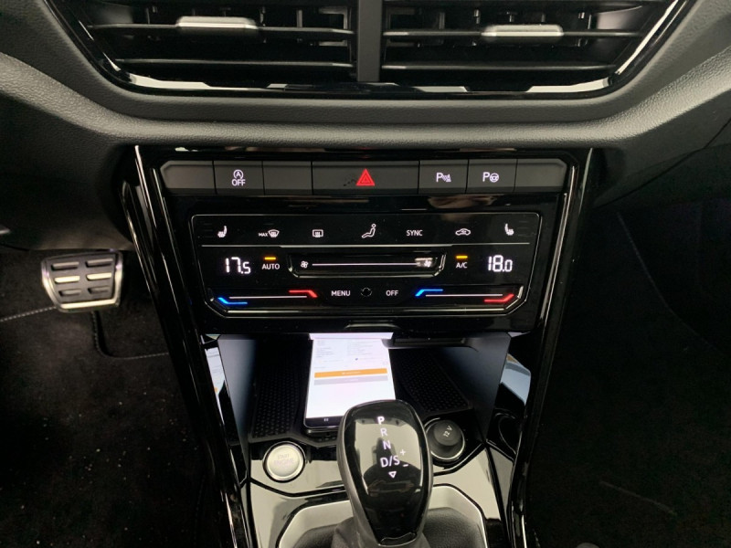 Photo 11 de l'offre de VOLKSWAGEN T-roc 2.0 TDI 150 Start/Stop DSG7 R-Line Edition à 37498€ chez Carlyss automobiles Vitré