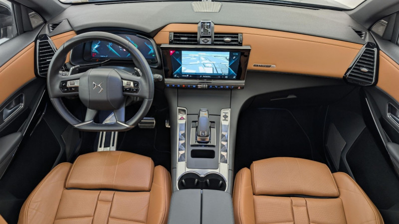 Photo 12 de l'offre de DS DS7 Crossback Hybride E-Tense 300 EAT8 4x4 Rivoli à 29080€ chez Carlyss automobiles Vitré