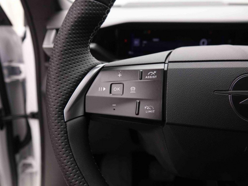 Photo 15 de l'offre de OPEL Grandland 1.2 T Hybrid 145 GS à 35398€ chez Carlyss automobiles Vitré