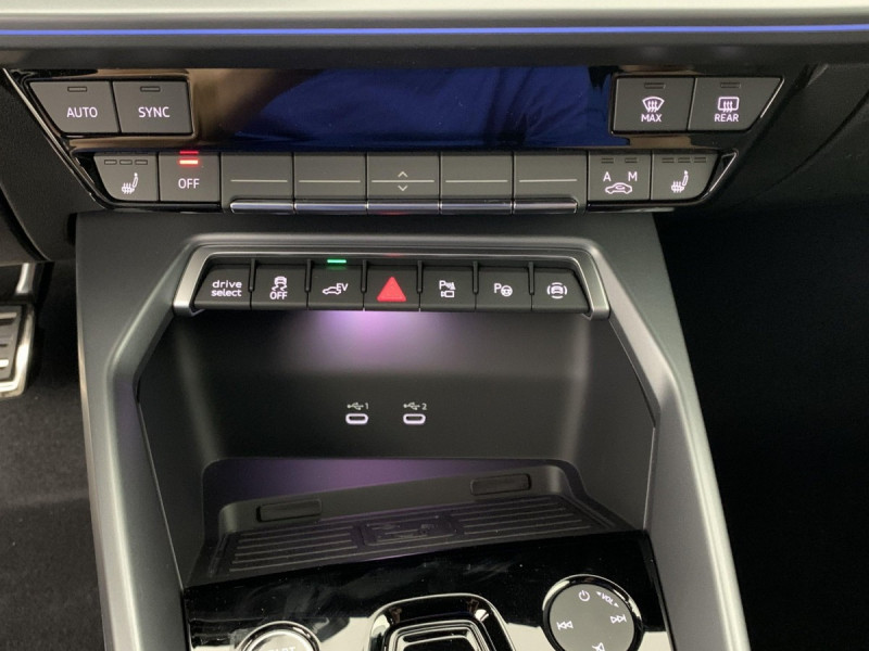 Photo 33 de l'offre de AUDI A3 SPORTBACK NOUVELLE 45 TFSI E HYBRIDE RECHARGEABLE 272 S TRONIC 6 S LINE à 43998€ chez Carlyss automobiles Vitré