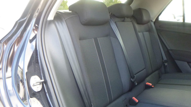 Photo 18 de l'offre de VOLKSWAGEN T-roc T-Roc 2.0 TDI 150 Start/Stop DSG7 VW Edition à 34398€ chez Carlyss automobiles Vitré