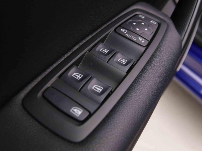 Photo 23 de l'offre de RENAULT Mégane 1.6 E-Tech 160 PHEV DCT RS-Line à 28565€ chez Carlyss automobiles Vitré