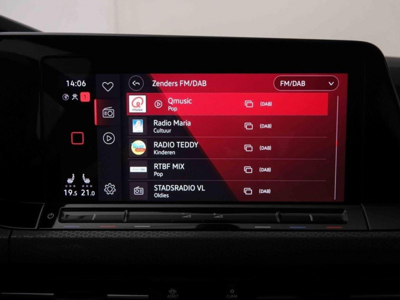 Photo 13 de l'offre de Volkswagen Golf GTi 2.0 TSi 245 DSG Black Style à 31114€ chez Carlyss automobiles Vitré