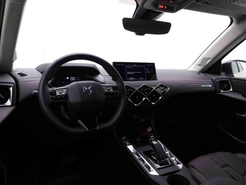 Photo 6 de l'offre de DS DS3 Crossback 1.2 T 130 EAT8 Antoine De Saint Exupery à 25518€ chez Carlyss automobiles Vitré