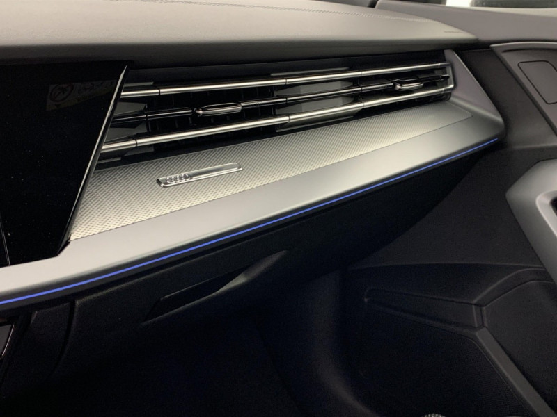 Photo 19 de l'offre de AUDI A3 SPORTBACK NOUVELLE 45 TFSI E HYBRIDE RECHARGEABLE 272 S TRONIC 6 S LINE à 45498€ chez Carlyss automobiles Vitré