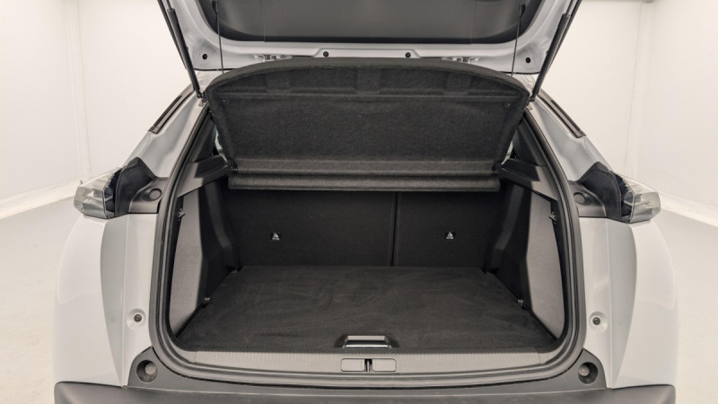 Photo 11 de l'offre de PEUGEOT 2008 Hybrid 136 e-DCS6 Allure à 23598€ chez Carlyss automobiles Vitré