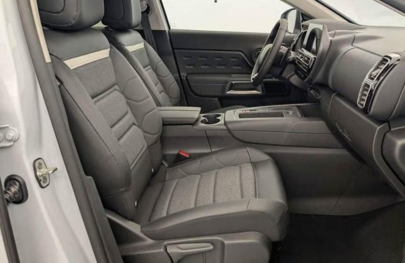 Photo 5 de l'offre de CITROEN C5 Aircross BlueHDi 130 EAT8 Max à 29298€ chez Carlyss automobiles Vitré