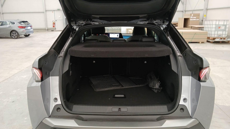 Photo 9 de l'offre de PEUGEOT 3008 Hybrid 136 e-DCS6 GT à 34898€ chez Carlyss automobiles Vitré