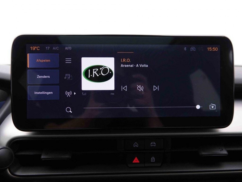 Photo 11 de l'offre de Jeep Avenger 1.2T e-Hybrid DCT Summit à 31469€ chez Carlyss automobiles Vitré