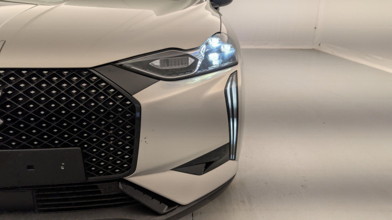 Photo 14 de l'offre de DS DS3 PureTech 130 EAT8 Esprit de Voyage à 21556€ chez Carlyss automobiles Vitré