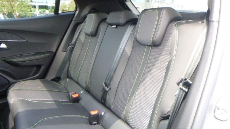 Photo 8 de l'offre de PEUGEOT 2008 Hybrid 145 e-DCS6 GT à 28998€ chez Carlyss automobiles Vitré