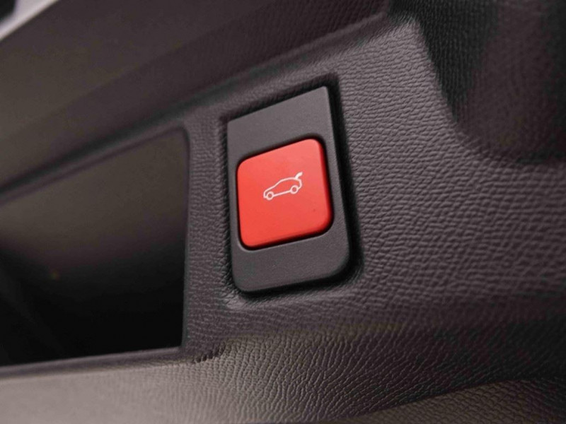 Photo 6 de l'offre de OPEL Grandland 1.2 T Hybrid 145 GS à 35898€ chez Carlyss automobiles Vitré