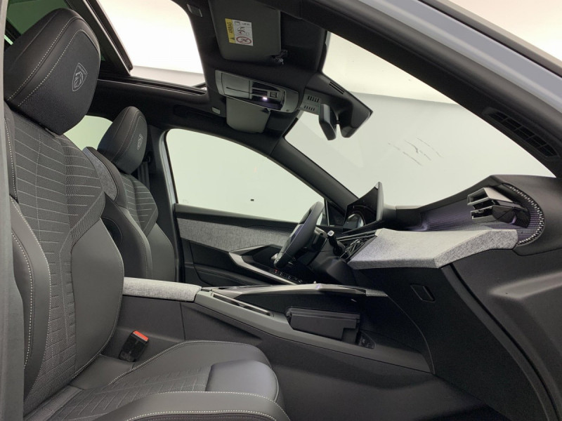 Photo 9 de l'offre de PEUGEOT 3008 Hybrid 145 e-DCS6 GT à 34998€ chez Carlyss automobiles Vitré