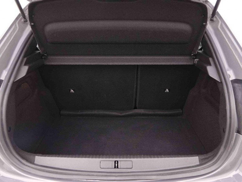 Photo 4 de l'offre de PEUGEOT 208 1.2 T 100 Active à 17498€ chez Carlyss automobiles Vitré