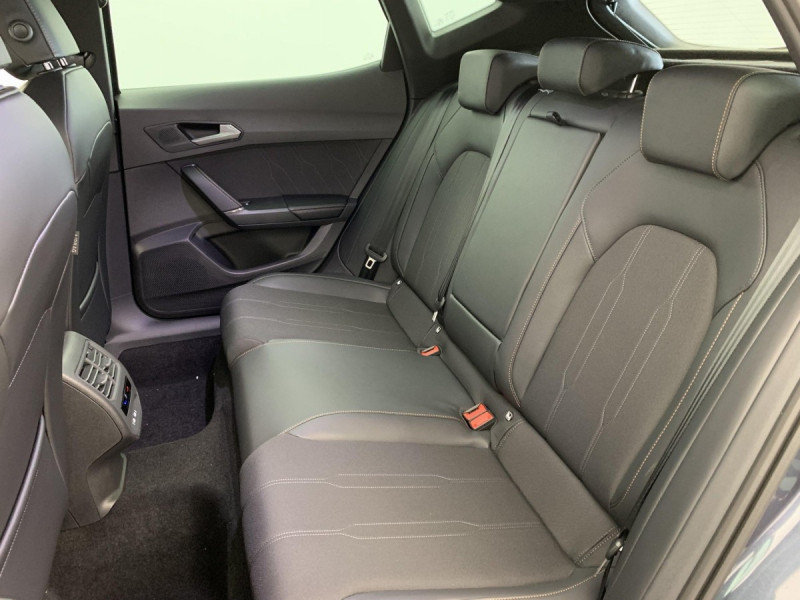 Photo 19 de l'offre de Cupra FORMENTOR NOUVEAU 1.5 ETSI HYBRID 150 CH DSG7 V à 34598€ chez Carlyss automobiles Vitré