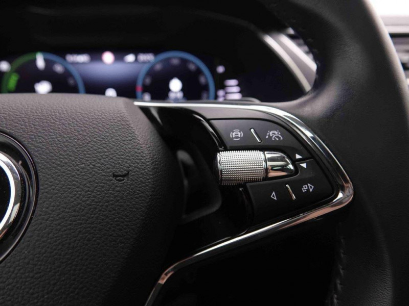 Photo 23 de l'offre de SKODA Superb 1.4 TSi 218 PHEV Combi Edition à 32177€ chez Carlyss automobiles Vitré