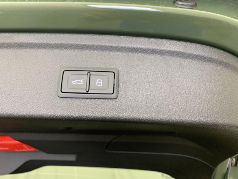 Photo 14 de l'offre de AUDI A3 SPORTBACK NOUVELLE 45 TFSI E HYBRIDE RECHARGEABLE 272 S TRONIC 6 S LINE à 45498€ chez Carlyss automobiles Vitré