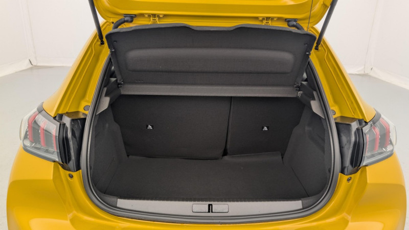 Photo 11 de l'offre de PEUGEOT 208 ELECTRIQUE 50 KWH 136CH ALLURE à 18123€ chez Carlyss automobiles Vitré