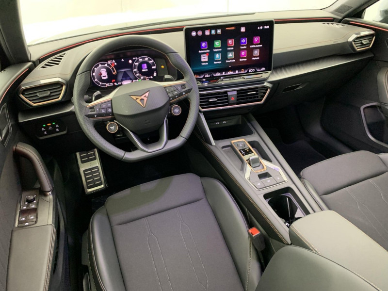 Photo 14 de l'offre de Cupra LEON Sportstourer eHybrid 204 ch DSG6 V à 33998€ chez Carlyss automobiles Vitré