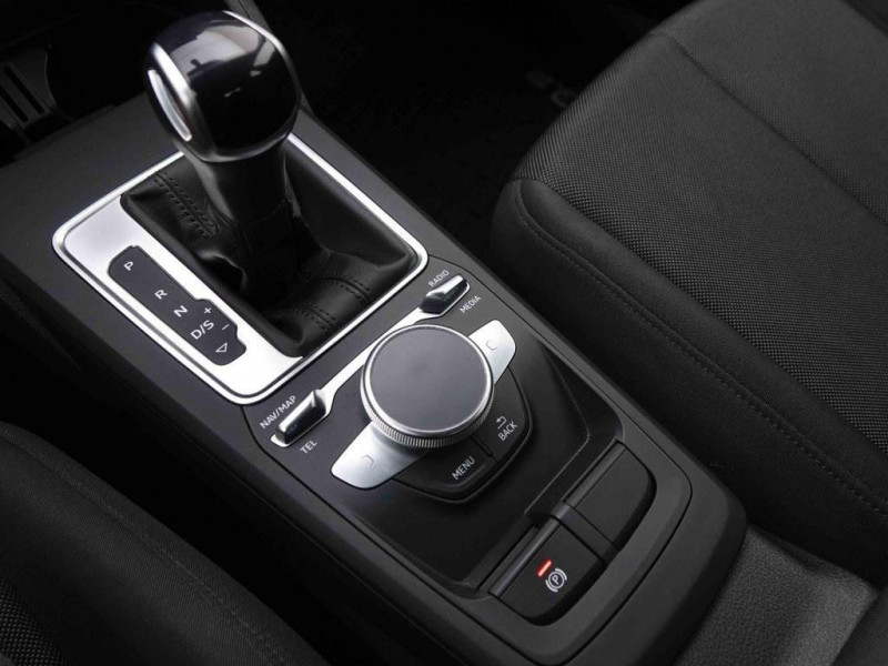 Photo 15 de l'offre de AUDI Q2 35 TFSi 150 S-Tronic Edition à 27202€ chez Carlyss automobiles Vitré