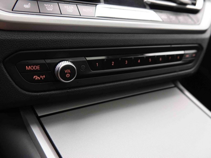 Photo 13 de l'offre de Bmw 3 330e 292 PHEV Touring Sport à 37093€ chez Carlyss automobiles Vitré