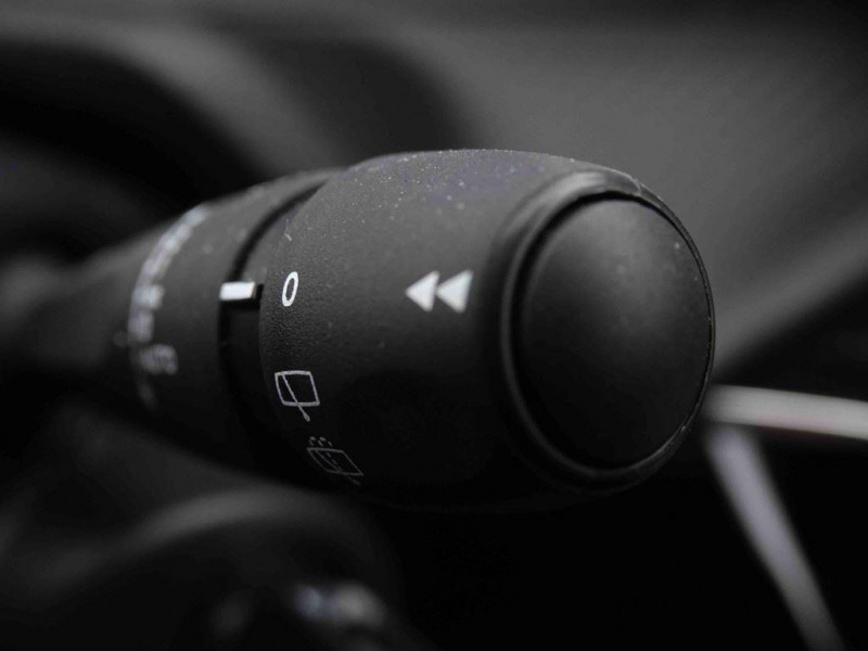 Photo 14 de l'offre de PEUGEOT 208 PureTech 100 S&S BVM6 Allure à 18431€ chez Carlyss automobiles Vitré