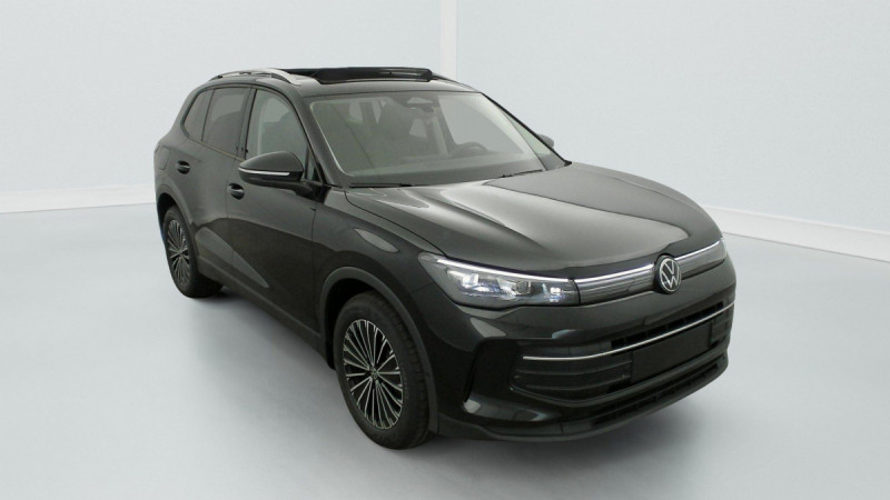 Photo 1 de l'offre de VOLKSWAGEN TIGUAN NOUVEAU 1.5 eTSI 150CV DSG7 LIFE PLUS à 40498€ chez Carlyss automobiles Vitré