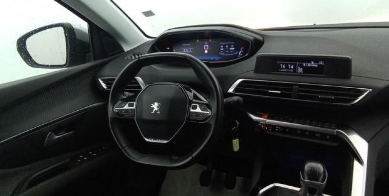 Photo 11 de l'offre de PEUGEOT 5008 PURETECH 130CH S&S BVM6 ACCES à 16598€ chez Carlyss automobiles Vitré