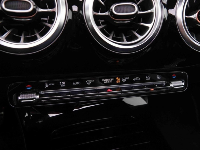 Photo 15 de l'offre de MERCEDES-BENZ CLA 220d 190 DCT 4 Matic Shooting Brake AMG-Line à 31749€ chez Carlyss automobiles Vitré