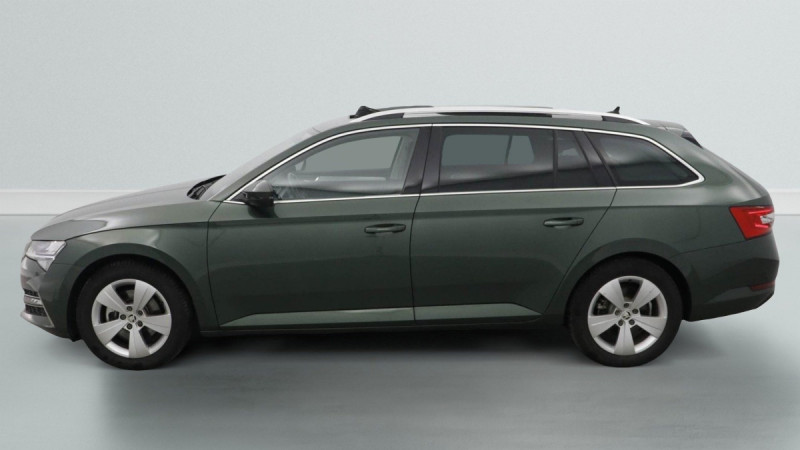 Photo 3 de l'offre de SKODA Superb Combi Superb Combi 1.4 TSI PHEV 218 ch DSG6 Business à 25598€ chez Carlyss automobiles Vitré