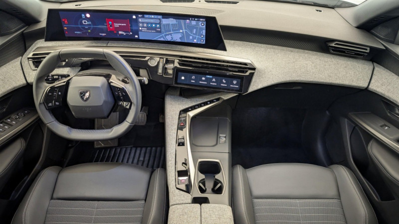 Photo 13 de l'offre de PEUGEOT 3008 NOUVEAU HYBRID 136 E-DCS6 ALLURE à 30298€ chez Carlyss automobiles Vitré