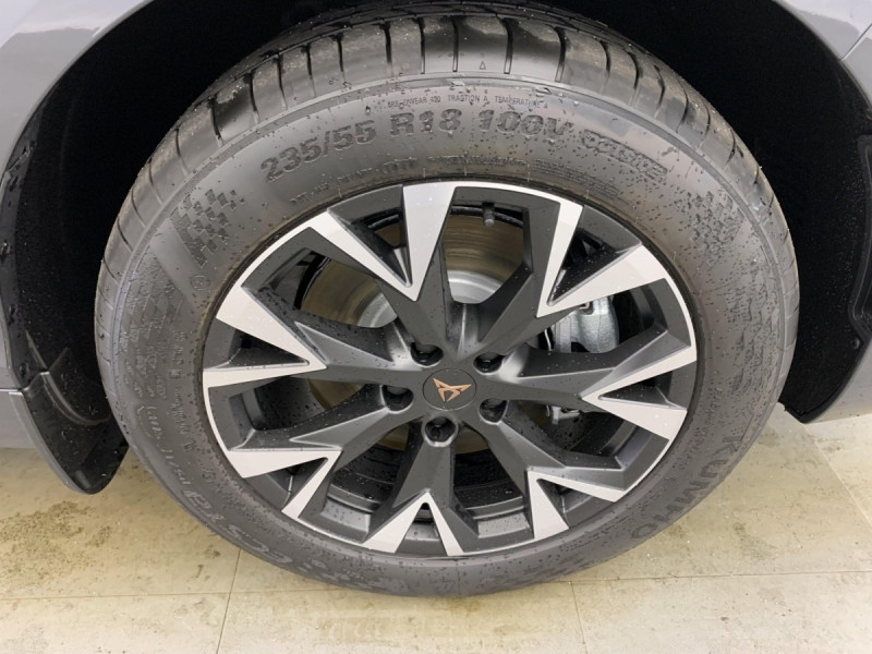 Photo 14 de l'offre de Cupra Terramar 1.5 eHybrid 204 ch DSG6 V à 40998€ chez Carlyss automobiles Vitré