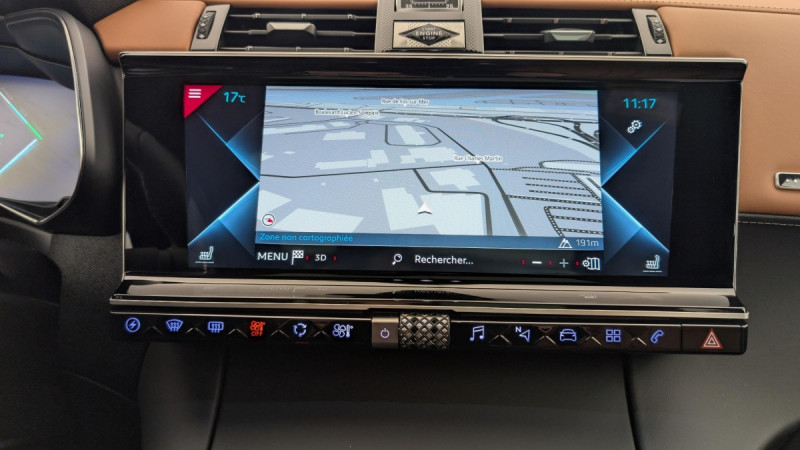 Photo 16 de l'offre de DS DS7 Crossback Hybride E-Tense 300 EAT8 4x4 Rivoli à 29080€ chez Carlyss automobiles Vitré