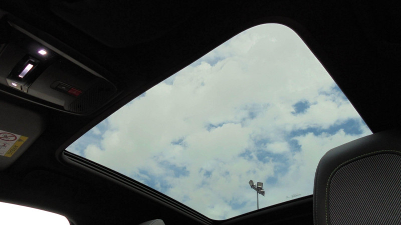 Photo 3 de l'offre de PEUGEOT 208 ELECTRIQUE 50 KWH 136CH GT à 29400€ chez Carlyss automobiles Vitré