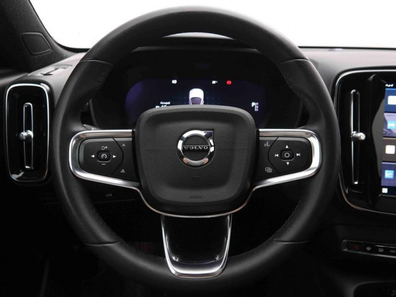 Photo 9 de l'offre de Volvo C40 Recharge 408 AWD Twin Engine Plus à 38102€ chez Carlyss automobiles Vitré