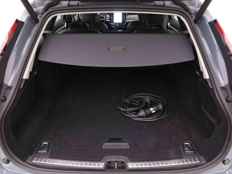 Photo 6 de l'offre de VOLVO V90 2.0 T6 PHEV 350 AWD 18gr Inscription à 37203€ chez Carlyss automobiles Vitré