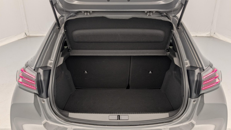 Photo 11 de l'offre de PEUGEOT 208 Hybrid 136 e-DCS6 GT à 21340€ chez Carlyss automobiles Vitré