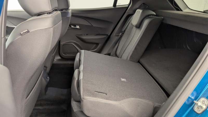Photo 12 de l'offre de PEUGEOT 2008 Hybrid 136 e-DCS6 Allure à 23598€ chez Carlyss automobiles Vitré