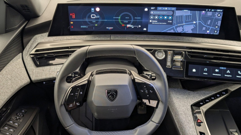 Photo 14 de l'offre de PEUGEOT 3008 NOUVEAU HYBRID 136 E-DCS6 ALLURE à 30298€ chez Carlyss automobiles Vitré