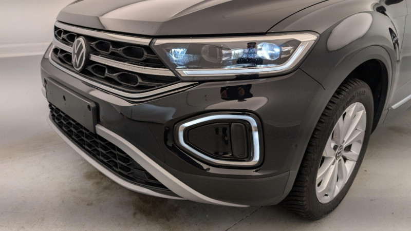 Photo 22 de l'offre de VOLKSWAGEN T-roc 1.5 TSI EVO2 150 Start/Stop DSG7 Style à 25998€ chez Carlyss automobiles Vitré